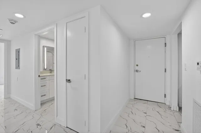 $3,250 | 350 West Hidden Valley Boulevard, Unit 102, Boca Raton, FL 33487