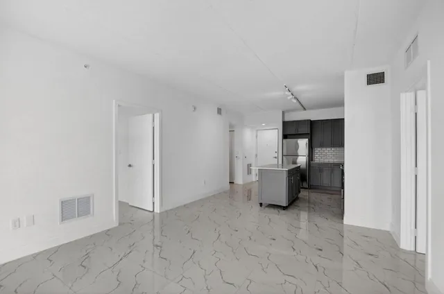 $3,250 | 350 West Hidden Valley Boulevard, Unit 102, Boca Raton, FL 33487