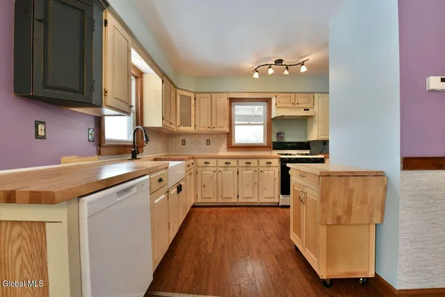 $299,500 | 283 County Highway 107, Johnstown, NY 12095