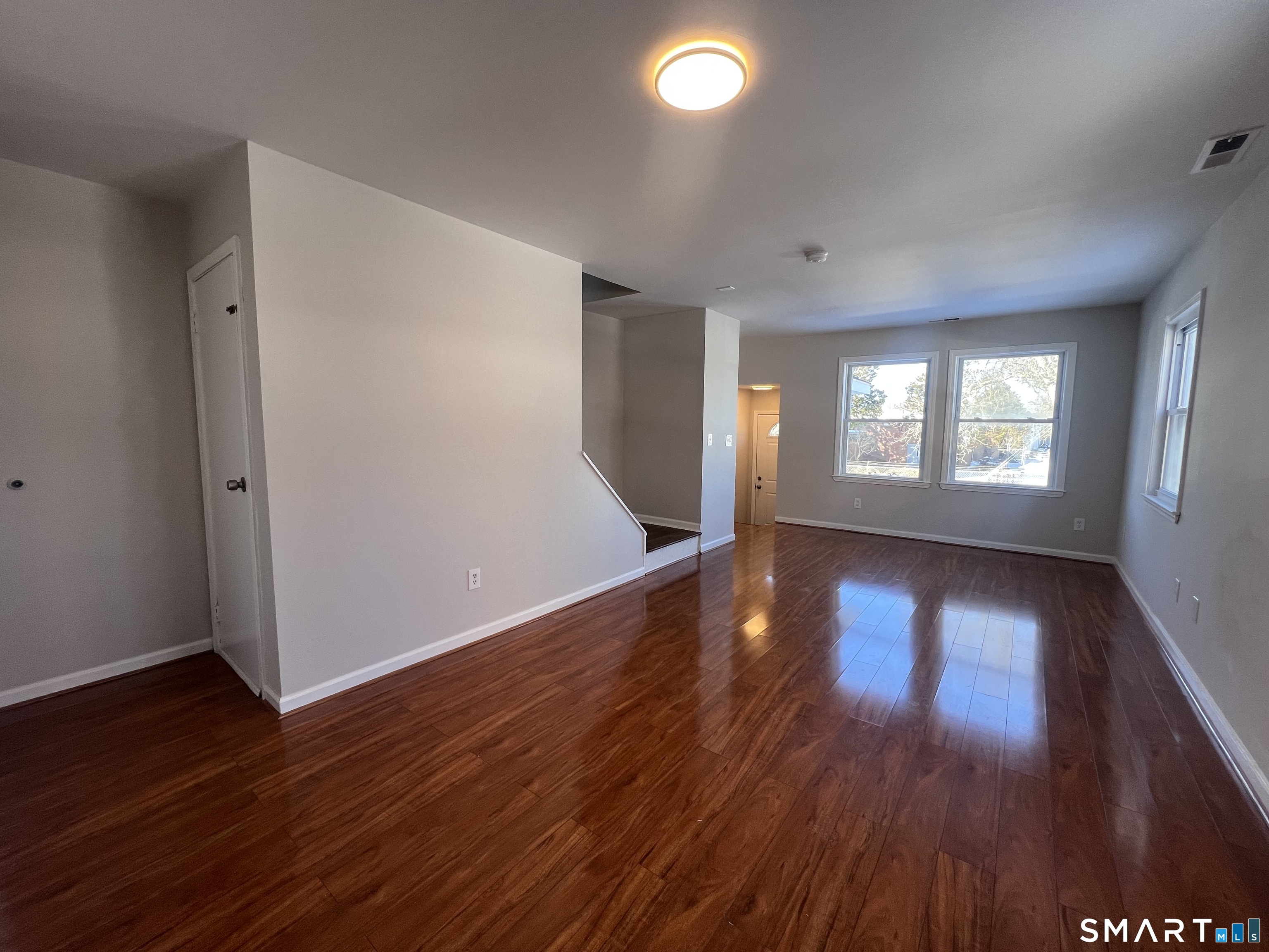 93 Shell Street Bridgeport, CT 06605 - Photo 4 of 28 LR