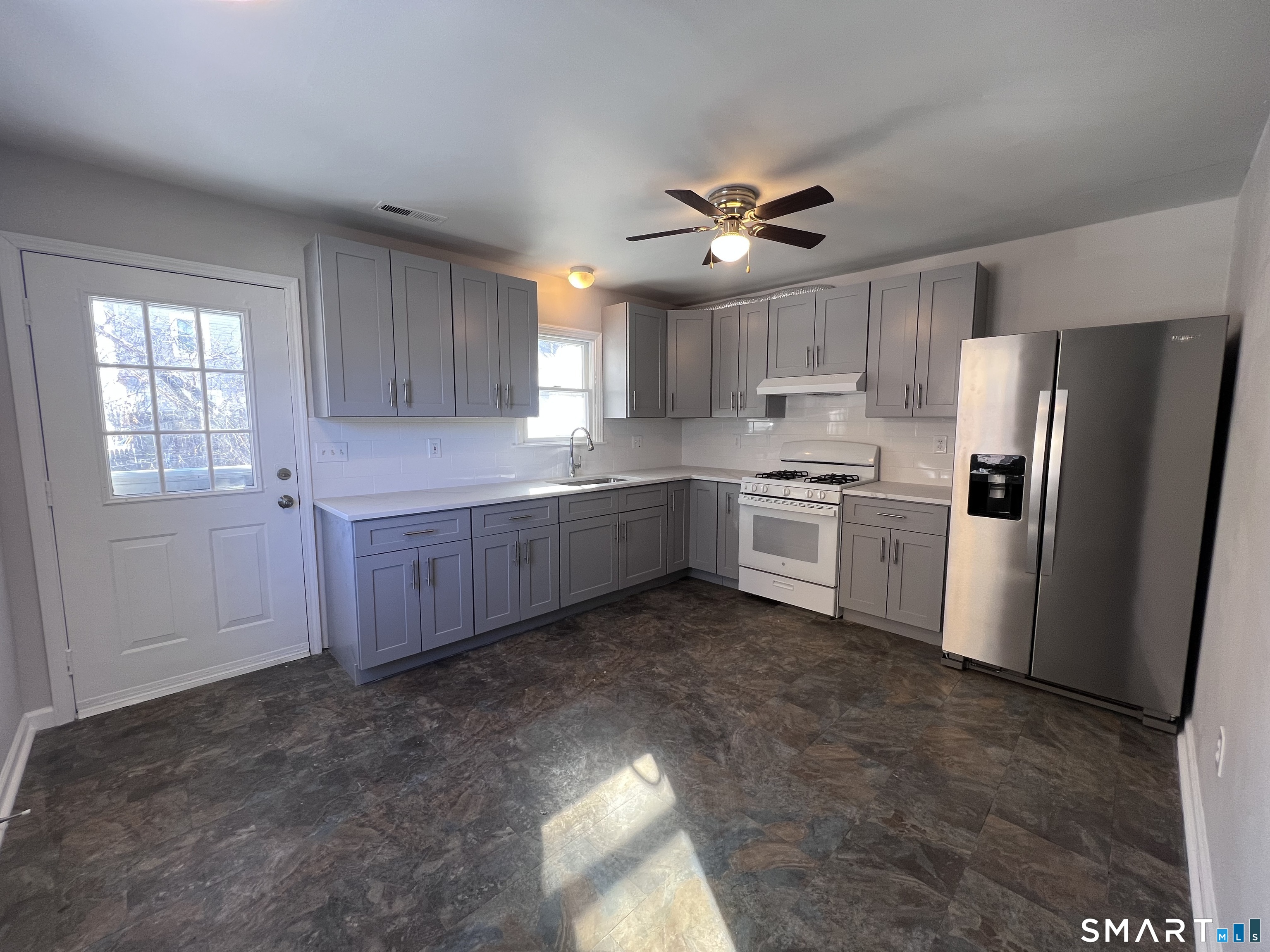 93 Shell Street Bridgeport, CT 06605 - Photo 6 of 28 KITCHEN MAIN LEVEL