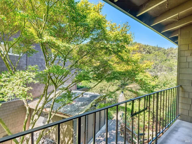 $668,000 | 1411 Casa Buena Drive, Unit 14, Corte Madera, CA 94925