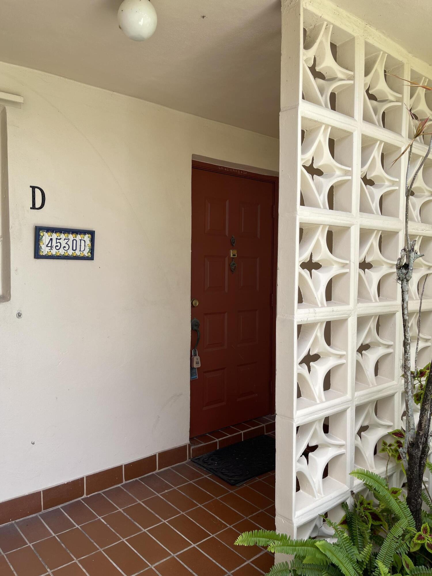 4530 Northwest 2nd Street, Unit D Delray Beach, FL 33445 - Photo 3 of 31 a view of an empty room