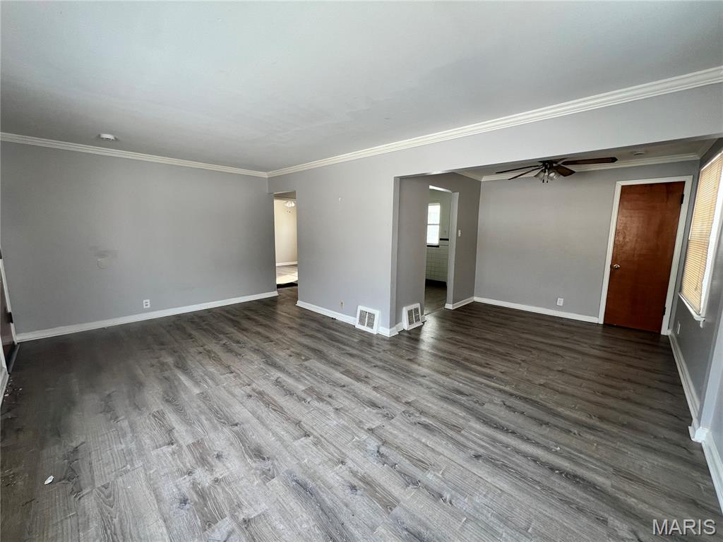 1030 Addison Drive St. Louis, MO 63137 - Photo 4 of 17