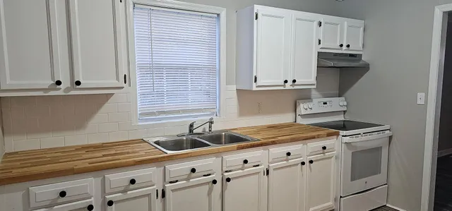 $1,400 | 2310 North Chamberlain Avenue, Chattanooga, TN 37406