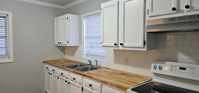 $1,400 | 2310 North Chamberlain Avenue, Chattanooga, TN 37406