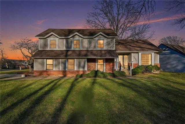 $365,000 | 12824 West 82nd Street, Lenexa, KS 66215