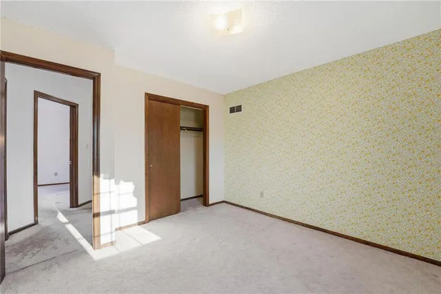 $365,000 | 12824 West 82nd Street, Lenexa, KS 66215