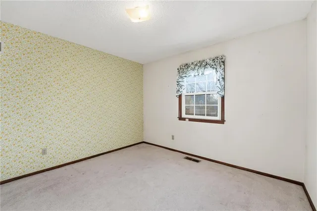 $365,000 | 12824 West 82nd Street, Lenexa, KS 66215