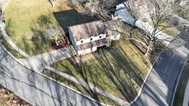 $365,000 | 12824 West 82nd Street, Lenexa, KS 66215