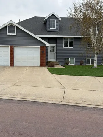 $159,900 | 924 South Gould Street, Redwood Falls, MN 56283