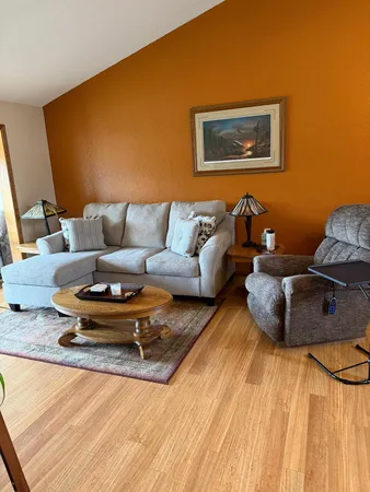 $159,900 | 924 South Gould Street, Redwood Falls, MN 56283
