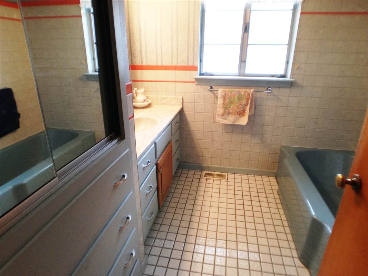 1301 South Red Bank Road Evansville, IN 47712 - Photo 22 of 35 Gallery Image 22
