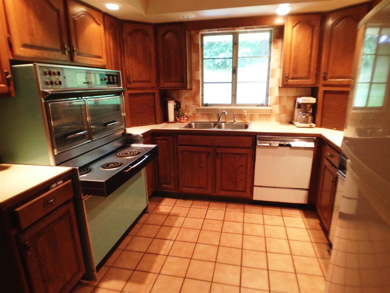 1301 South Red Bank Road Evansville, IN 47712 - Photo 9 of 35 Gallery Image 9