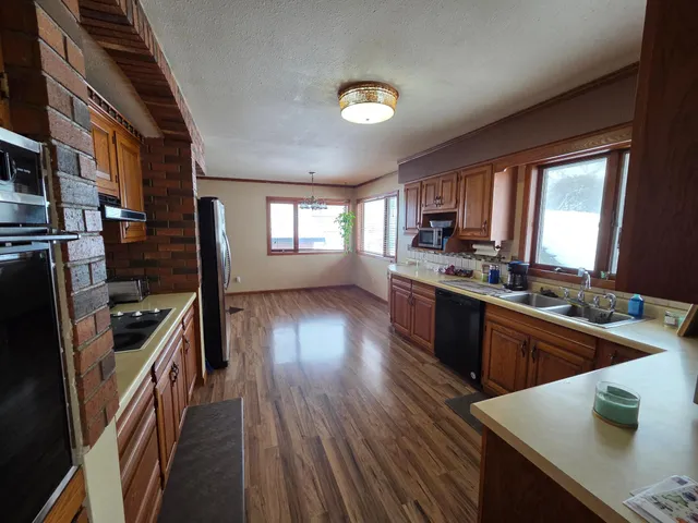 $279,900 | 306 South Burr Oak Street, Rushford, MN 55971