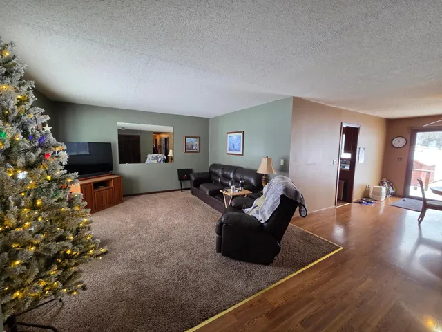 $279,900 | 306 South Burr Oak Street, Rushford, MN 55971