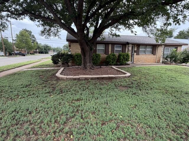 2801 60th Street Lubbock, TX 79413 - Photo 5 of 27 IMG_0678