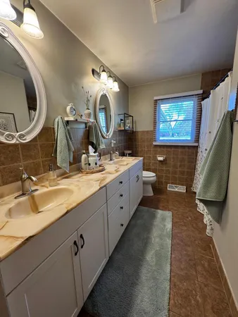 $275,000 | 906 Willow Street, Marshall, MN 56258