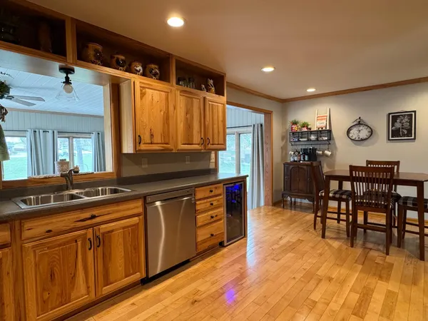 $275,000 | 906 Willow Street, Marshall, MN 56258