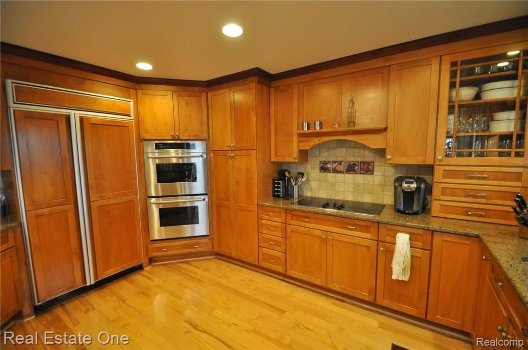 1016 West Snell Road Rochester, MI 48306 - Photo 15 of 43 13.JPG