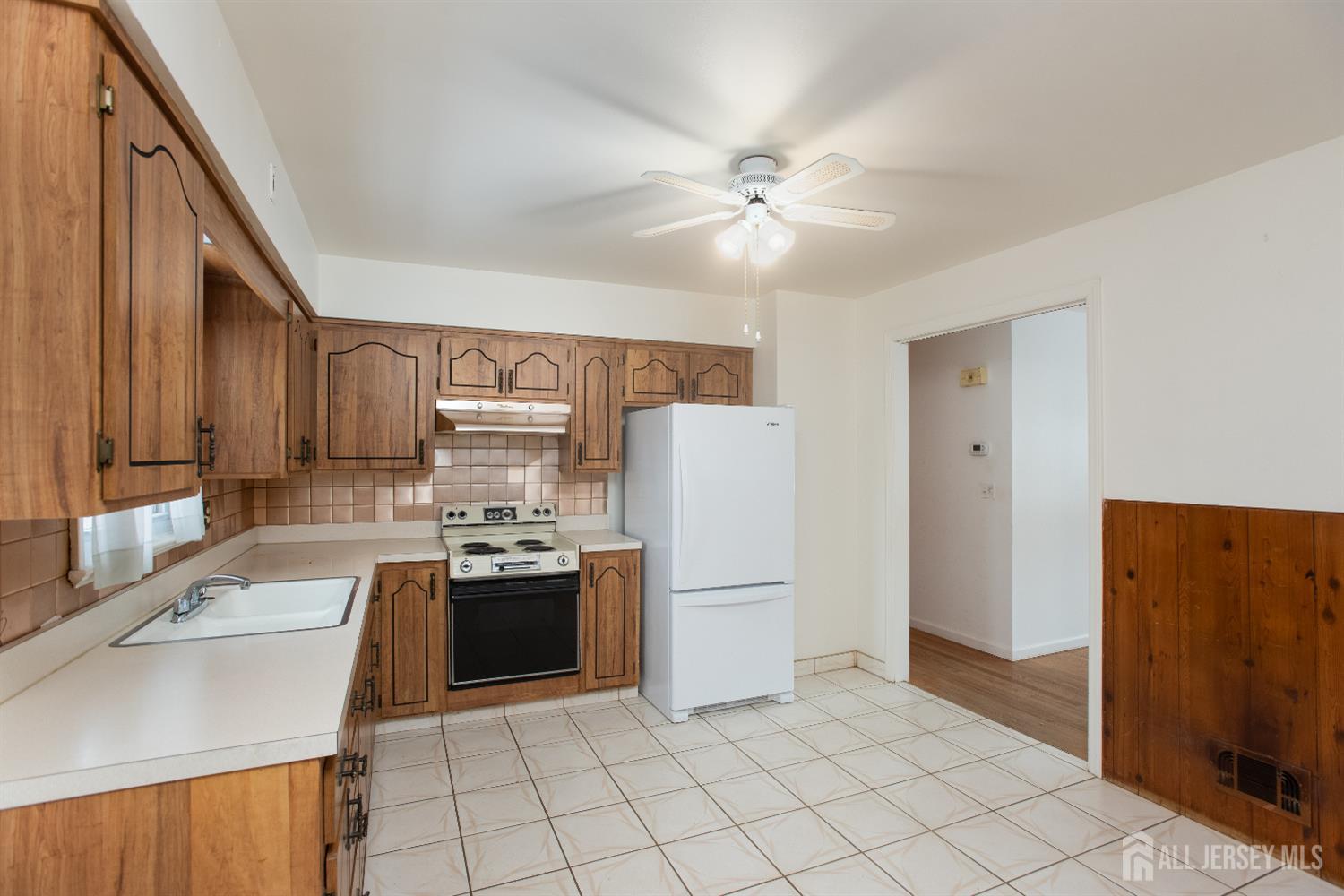 255 Harding Boulevard Matawan, NJ 07747 - Photo 13 of 18