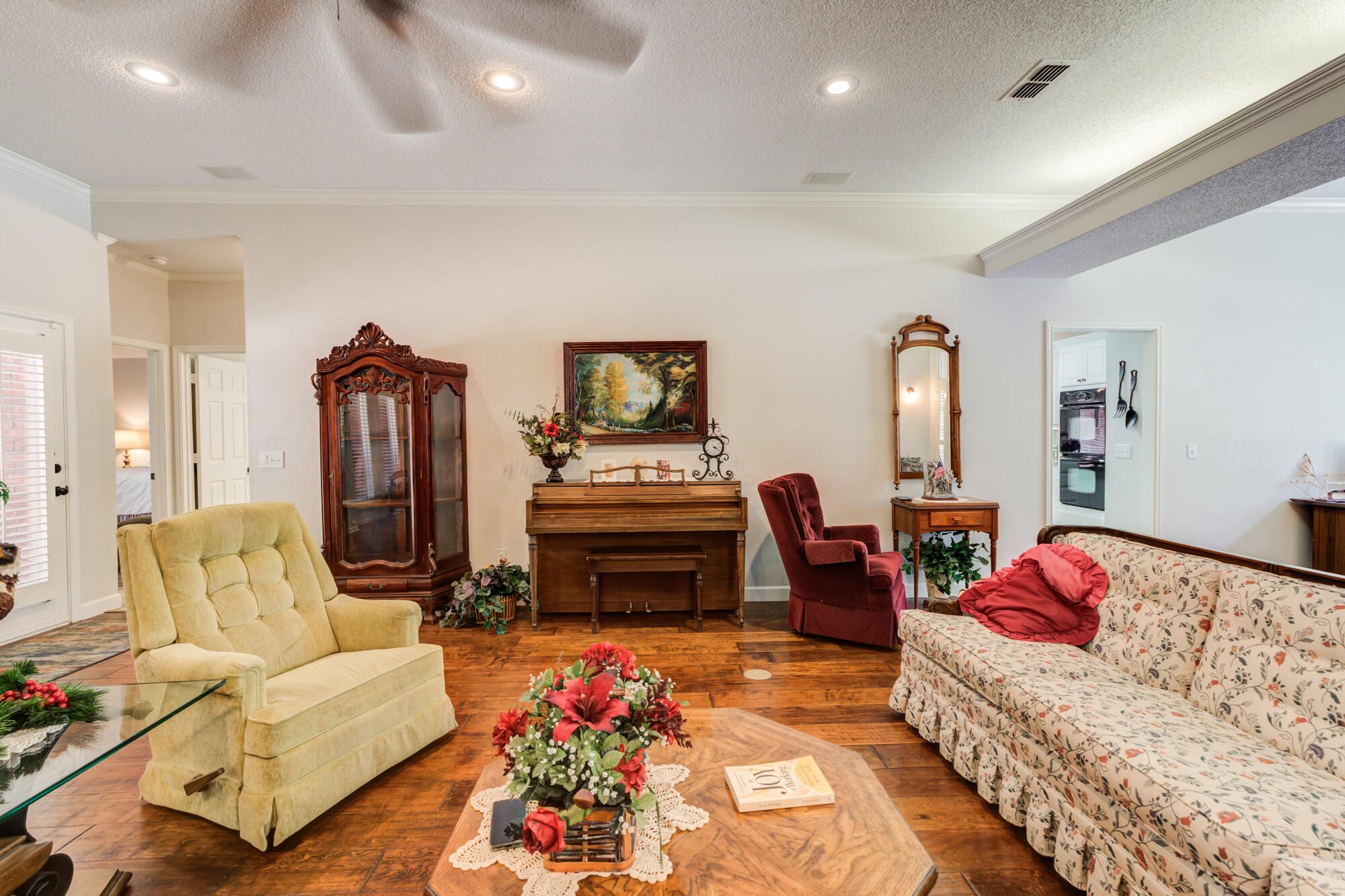 8511 C R 6920 Lubbock, TX 79407 - Photo 18 of 56 8511-CR-6920_Lubbock-TX_32_Living-Room