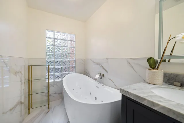 $710,000 | 73428 Poinciana Place, Palm Desert, CA 92260