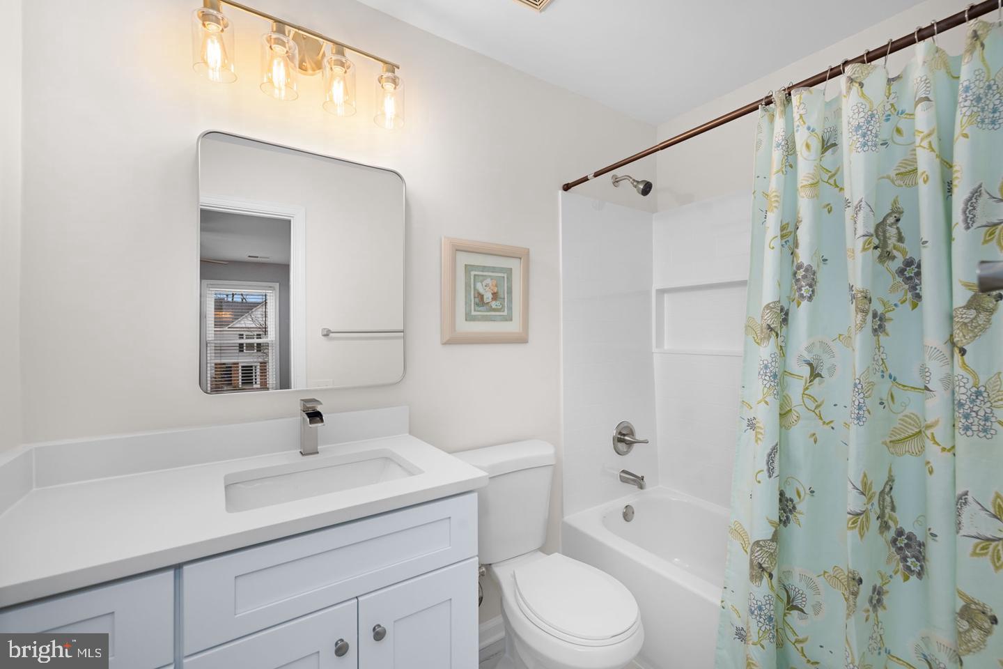 43861 Laburnum Square Ashburn, VA 20147 - Photo 14 of 20