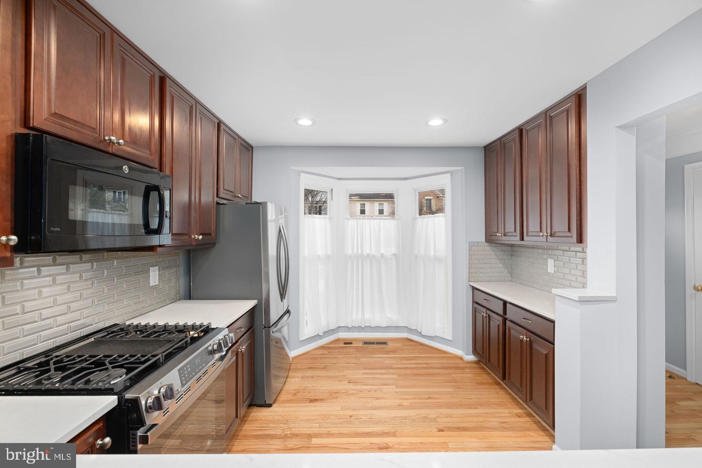 43861 Laburnum Square Ashburn, VA 20147 - Photo 3 of 20