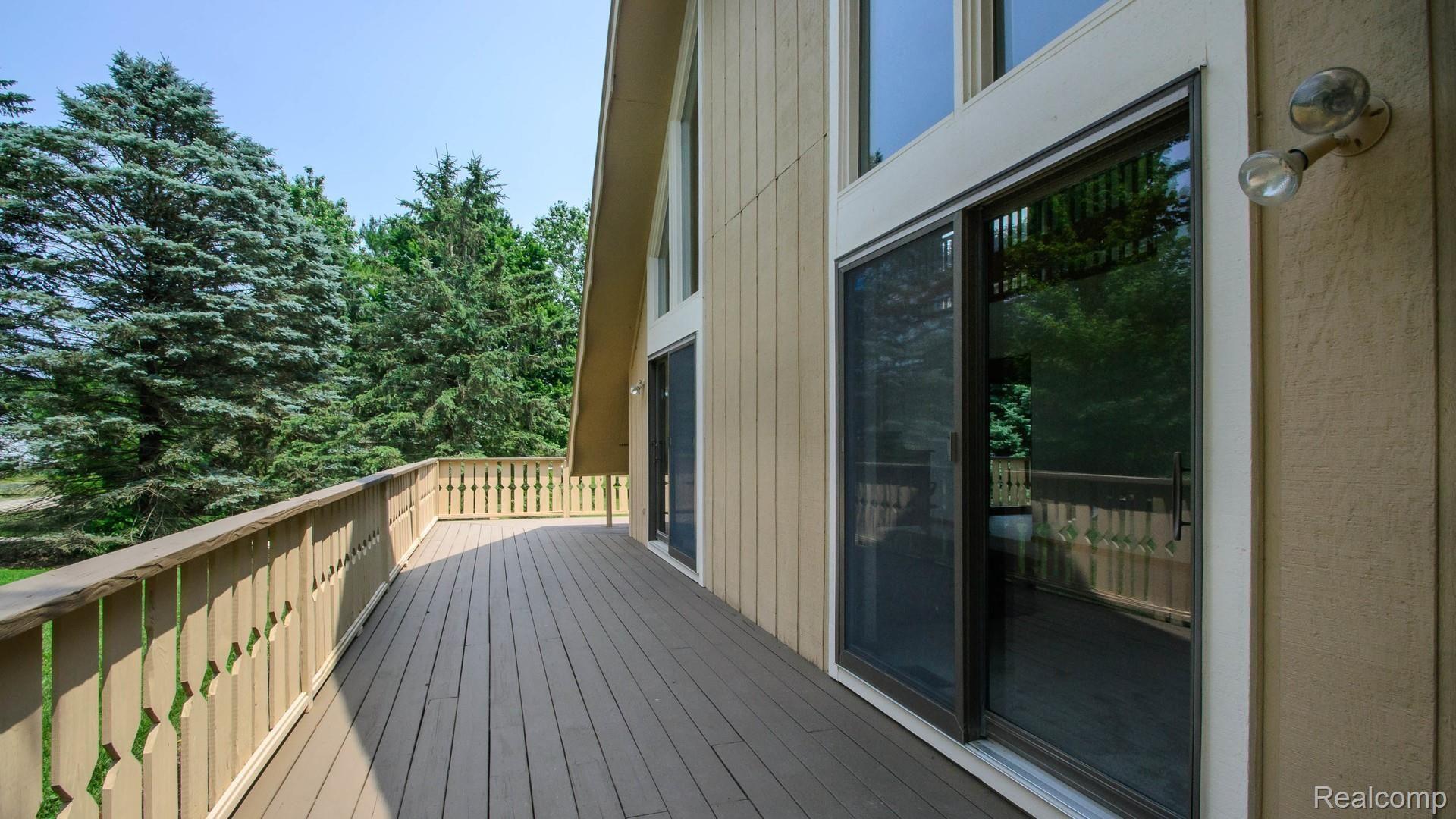 3949 West Schafer Road Pinckney, MI 48169 - Photo 7 of 59 006_59.jpg