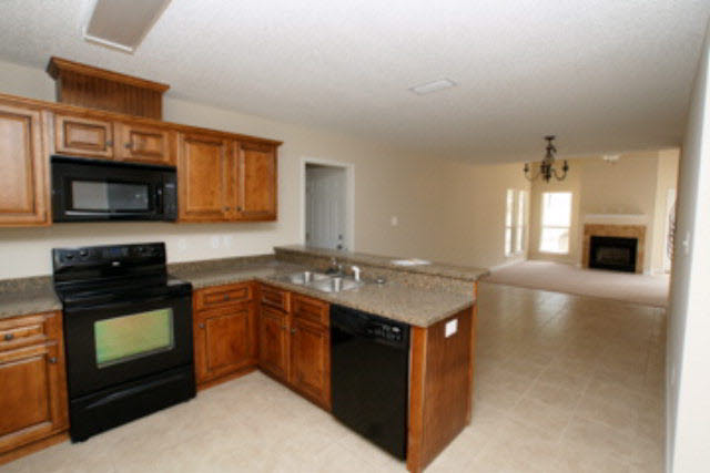 103 Chatwood Circle Daphne, AL 36526 - Photo 8 of 12 Kitchen 2