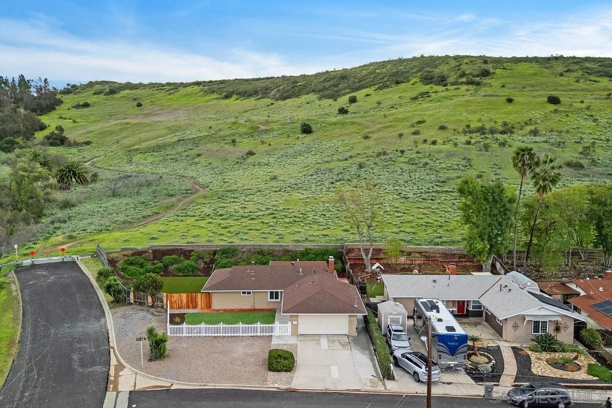 12545 Buckskin Trail Poway, CA 92064 - Photo 4 of 39