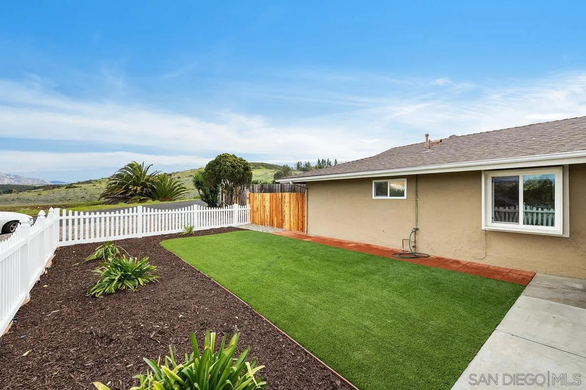 12545 Buckskin Trail Poway, CA 92064 - Photo 5 of 39