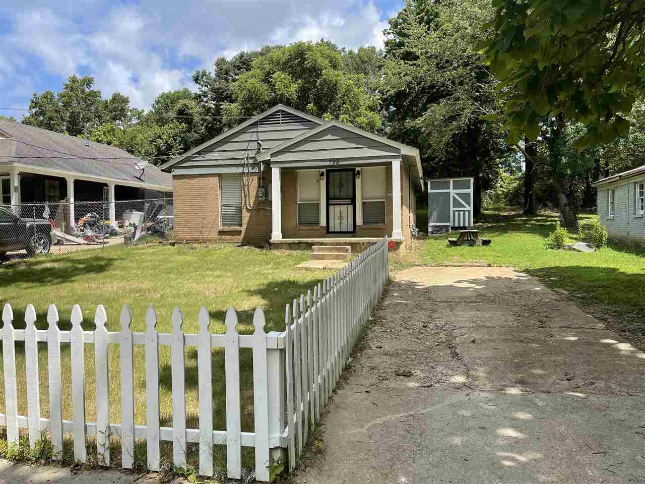 752 Hazelwood Road Memphis, TN 38109 - Photo 2 of 13 Gallery Image 2