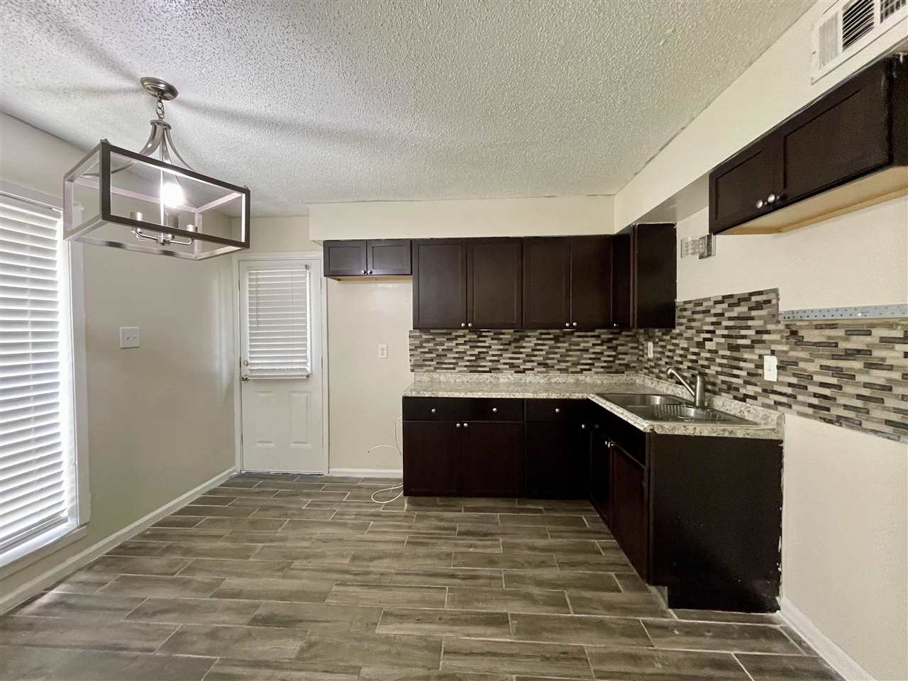 752 Hazelwood Road Memphis, TN 38109 - Photo 5 of 13 Gallery Image 5