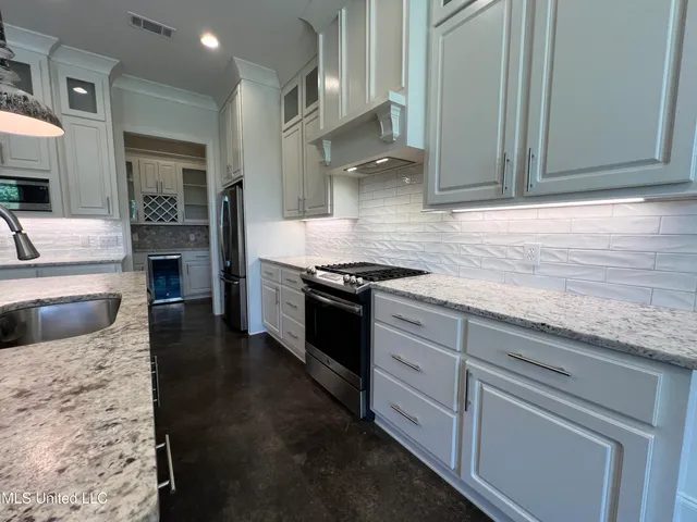 $370,000 | 731 Glenwild Drive, Canton, MS 39046