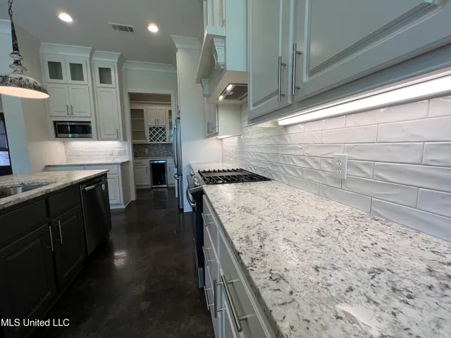 $370,000 | 731 Glenwild Drive, Canton, MS 39046