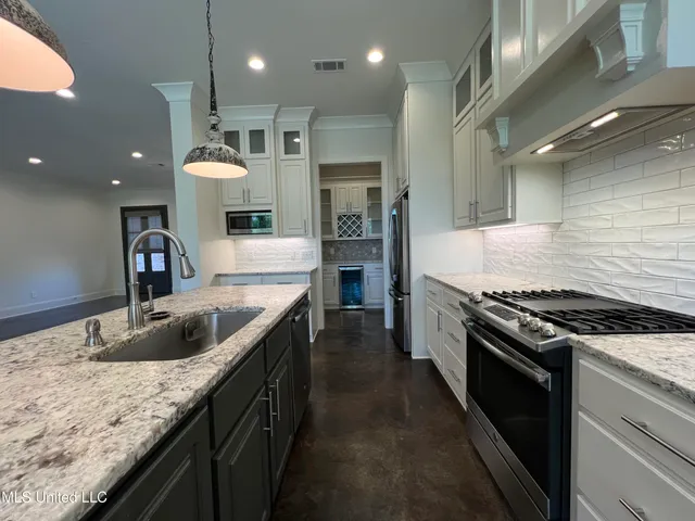 $370,000 | 731 Glenwild Drive, Canton, MS 39046