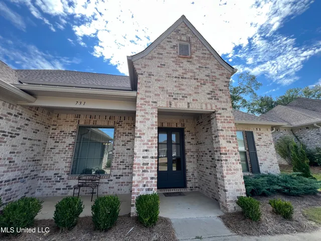 $370,000 | 731 Glenwild Drive, Canton, MS 39046