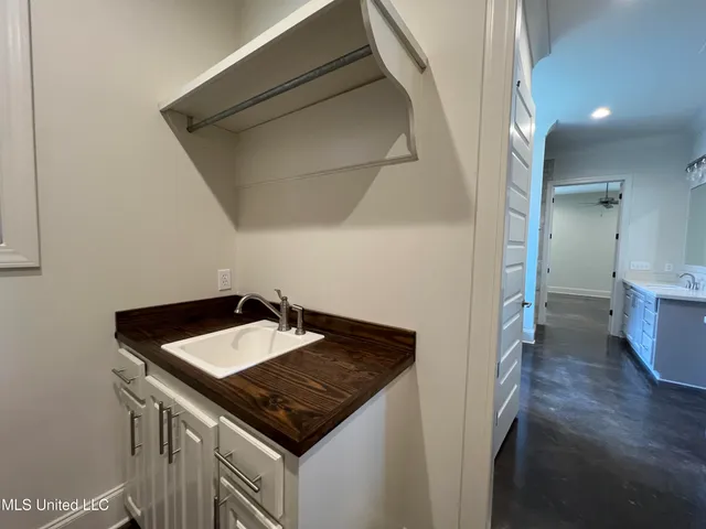 $370,000 | 731 Glenwild Drive, Canton, MS 39046