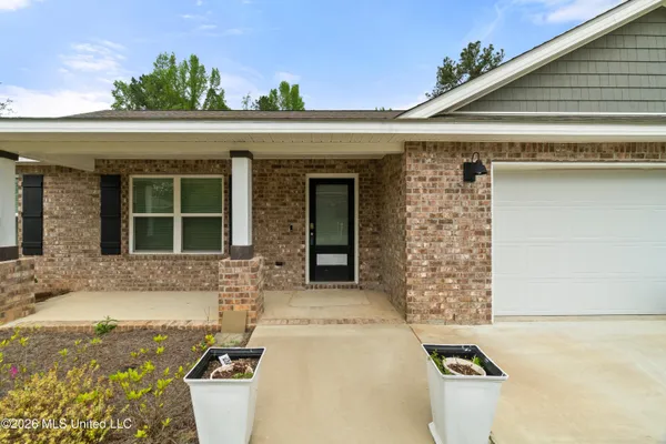 $279,900 | 13 Vermont Drive, Petal, MS 39465