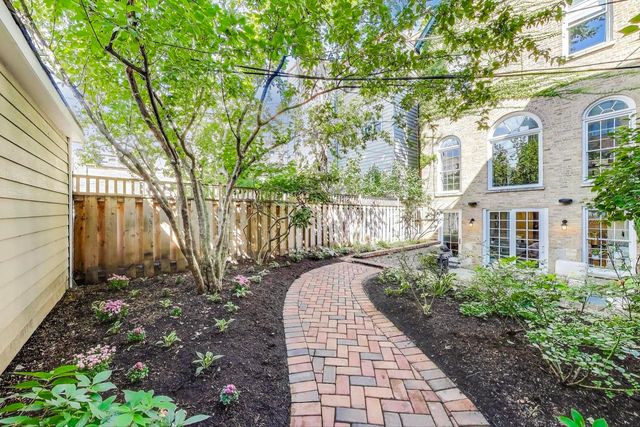 $1,799,990 | 541 West Belmont Avenue, Chicago, IL 60657