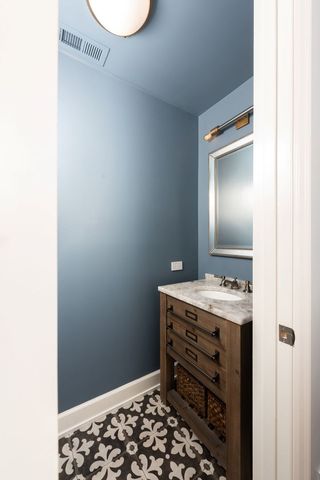 $1,799,990 | 541 West Belmont Avenue, Chicago, IL 60657