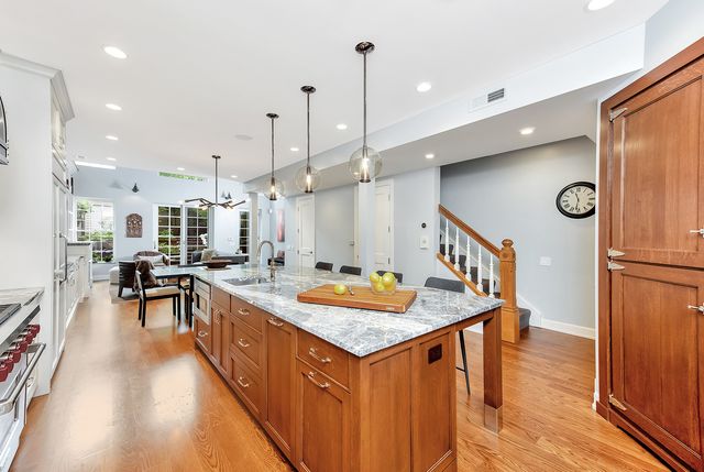 $1,799,990 | 541 West Belmont Avenue, Chicago, IL 60657