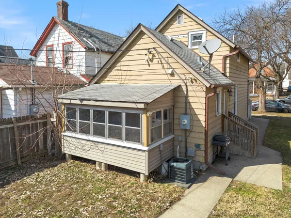 $225,000 | 602 Edmund Avenue West, St. Paul, MN 55103