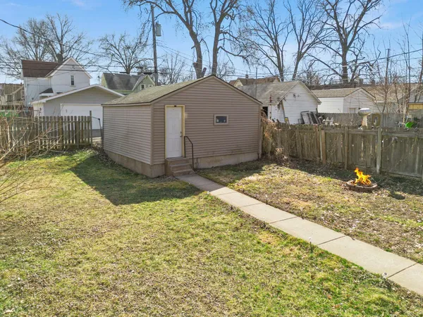 $225,000 | 602 Edmund Avenue West, St. Paul, MN 55103