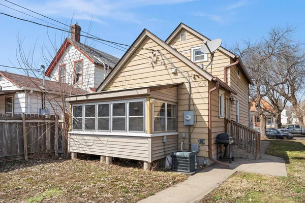 $225,000 | 602 Edmund Avenue West, St. Paul, MN 55103