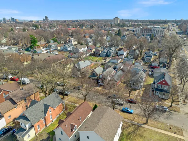 $225,000 | 602 Edmund Avenue West, St. Paul, MN 55103