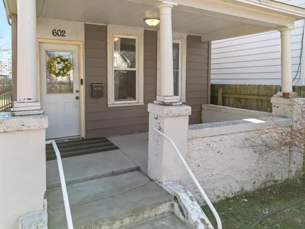 $225,000 | 602 Edmund Avenue West, St. Paul, MN 55103