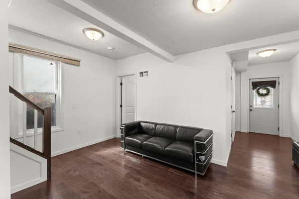 $225,000 | 602 Edmund Avenue West, St. Paul, MN 55103